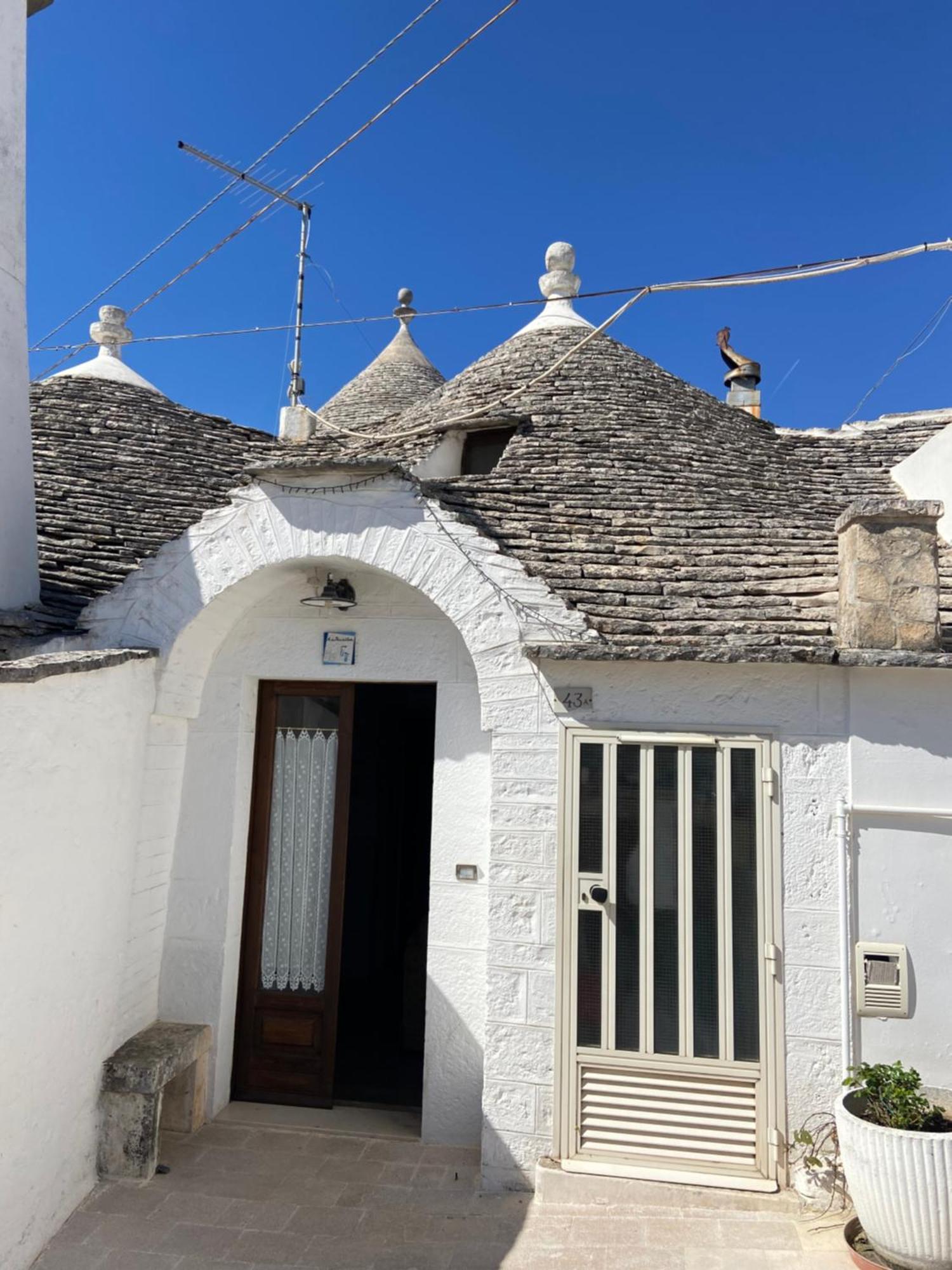 A Due Passi Dal Centro - Trullo Apartment อัลเบโรเบลโล ภายนอก รูปภาพ